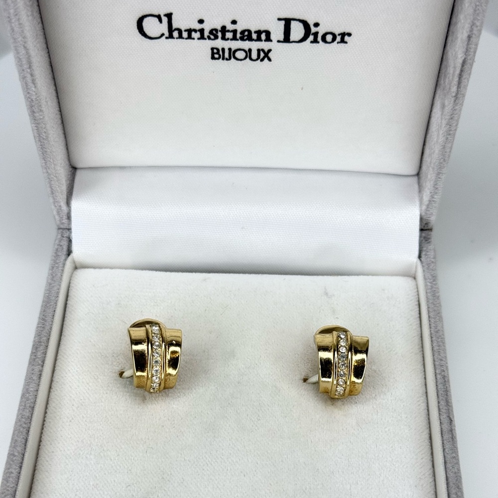 VINTAGE CHRISTIAN Dior Clip-On Earrings